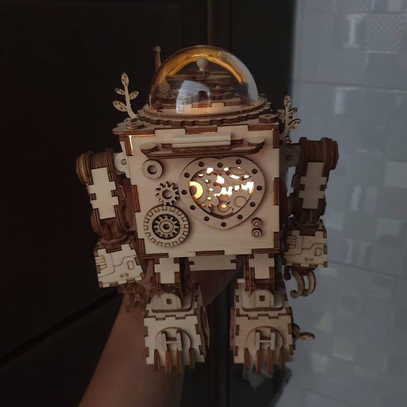 Tom the robot